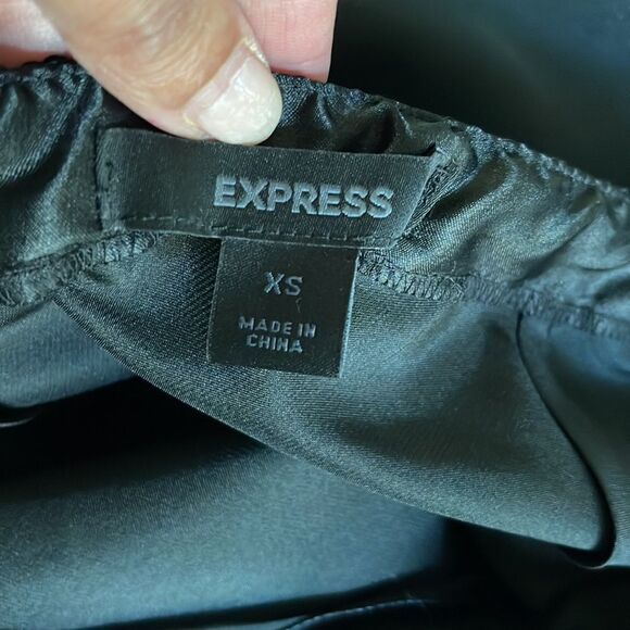 Express XS Sleeveless Top. V-neck Halter with tie. Sequenced‎ at rib cage. - Picture 7 of 8